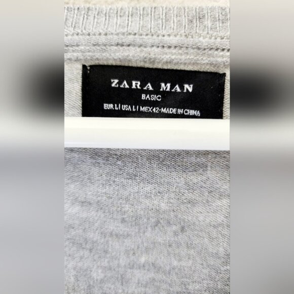 Zara Mens Basic Lightweight Viscose Gray Long Sleeve V-Neck Sweater Size Small - Picture 4 of 6